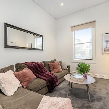 Walk To The Mcg & Aami Park - Free Late Checkout - Great Location & Backyard Villa Мелбърн Екстериор снимка