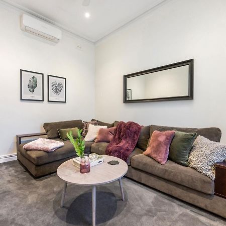 Walk To The Mcg & Aami Park - Free Late Checkout - Great Location & Backyard Villa Мелбърн Екстериор снимка