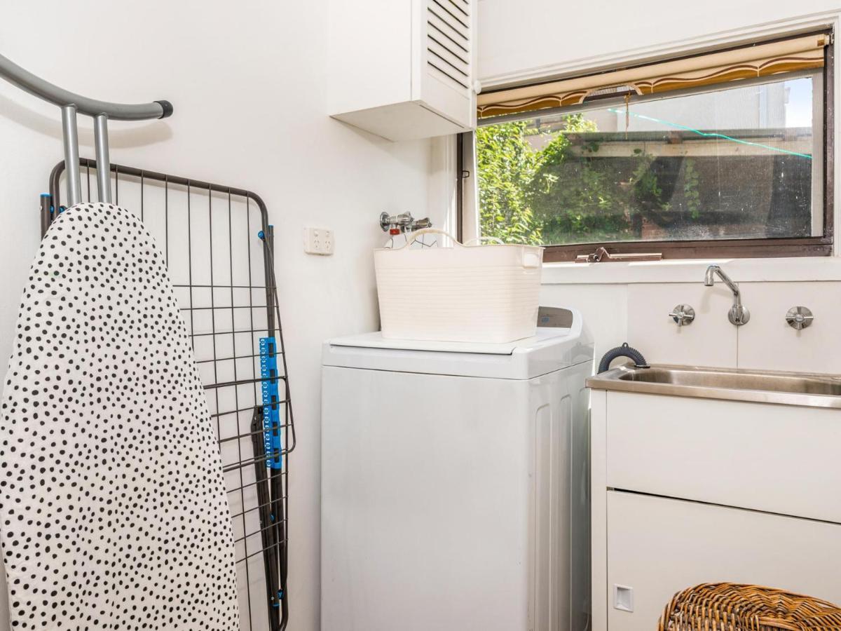 Walk To The Mcg & Aami Park - Free Late Checkout - Great Location & Backyard Villa Мелбърн Екстериор снимка