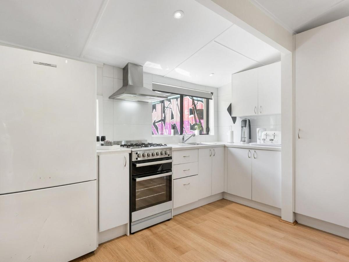 Walk To The Mcg & Aami Park - Free Late Checkout - Great Location & Backyard Villa Мелбърн Екстериор снимка