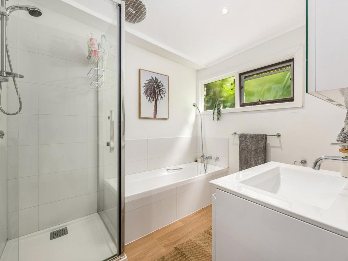 Walk To The Mcg & Aami Park - Free Late Checkout - Great Location & Backyard Villa Мелбърн Екстериор снимка