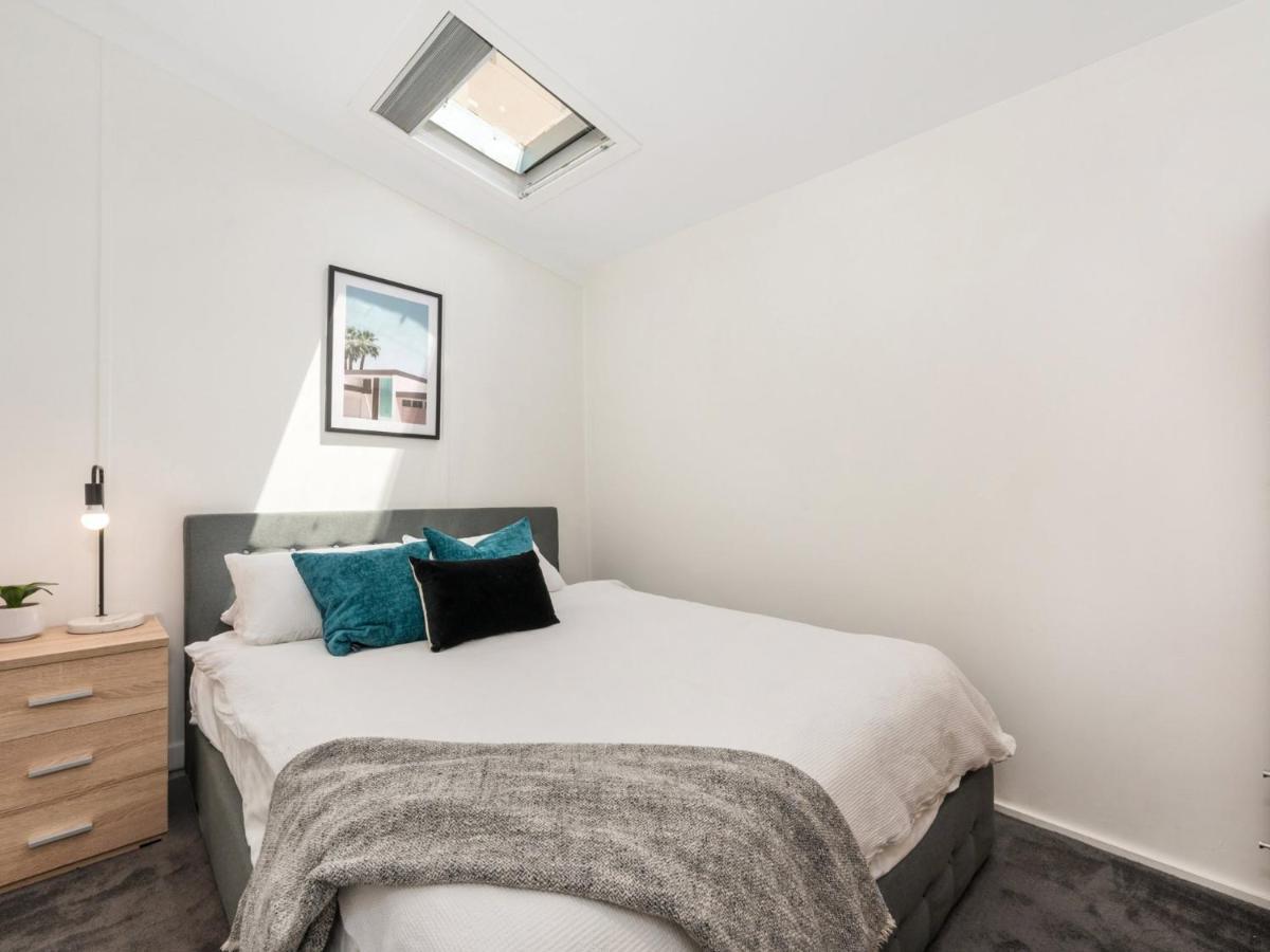 Walk To The Mcg & Aami Park - Free Late Checkout - Great Location & Backyard Villa Мелбърн Екстериор снимка