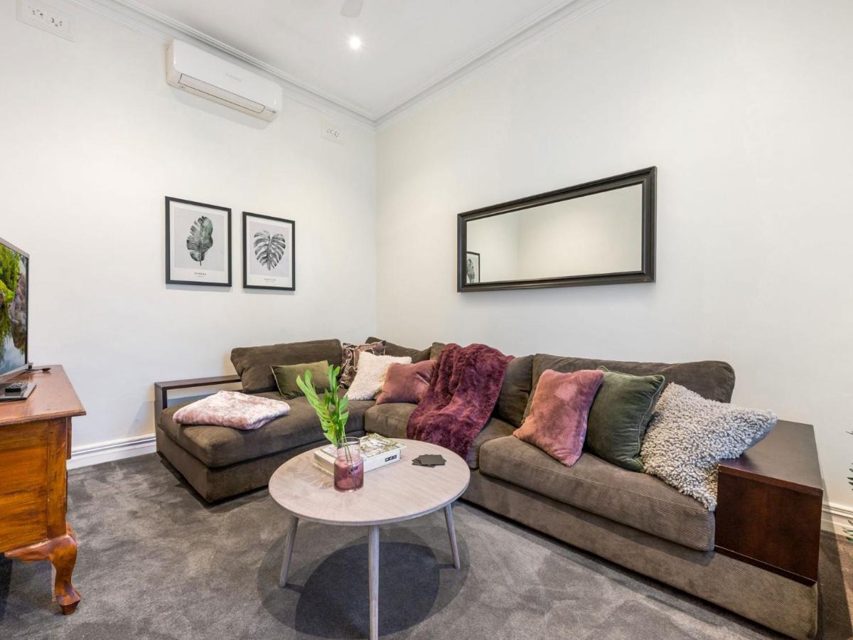 Walk To The Mcg & Aami Park - Free Late Checkout - Great Location & Backyard Villa Мелбърн Екстериор снимка